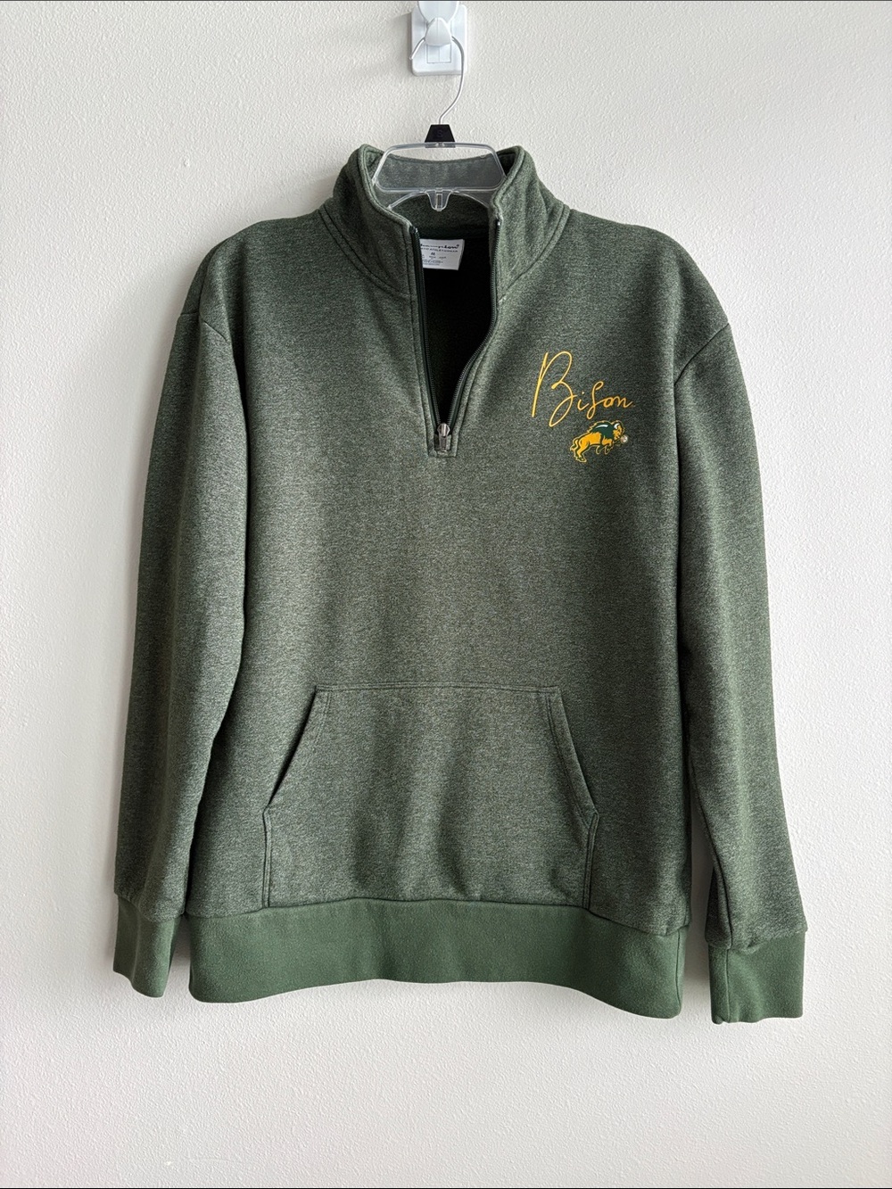 North Dakota State University Bison Quarter-Zip Sweatshirt Men’s/Women’s Medium